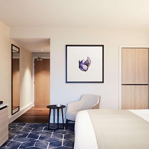 Club King Room